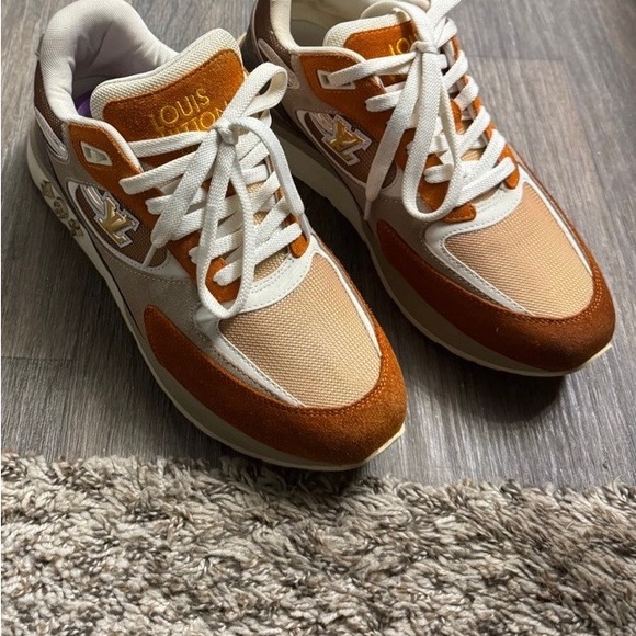 Authentic LV shoes - Picture 2 of 3